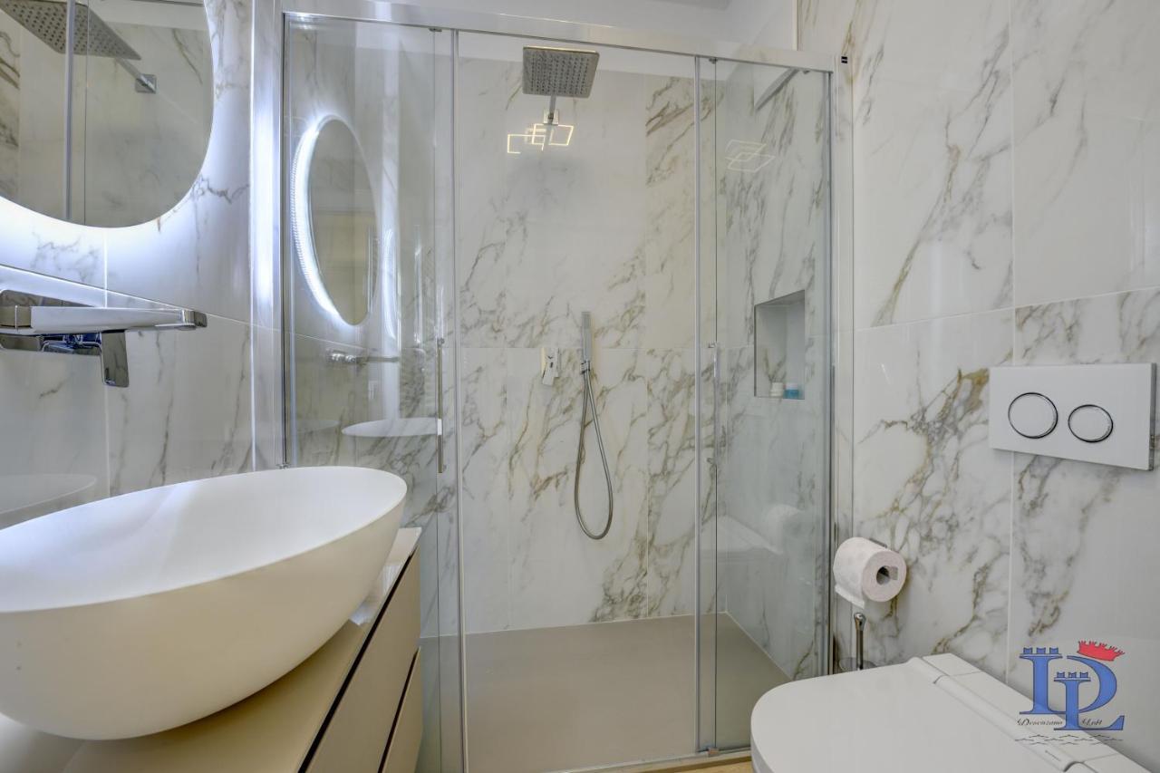 Desenzanoloft Official Partner Marriott Homes & Villas - Apa Dom Downtown Family Apartment 데센자노델가르다 외부 사진